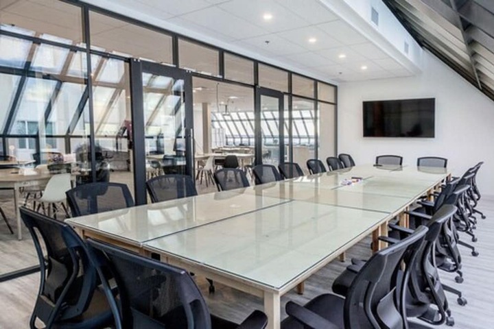 Business Center 49 of 51