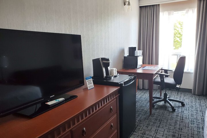 Room 10 of 23