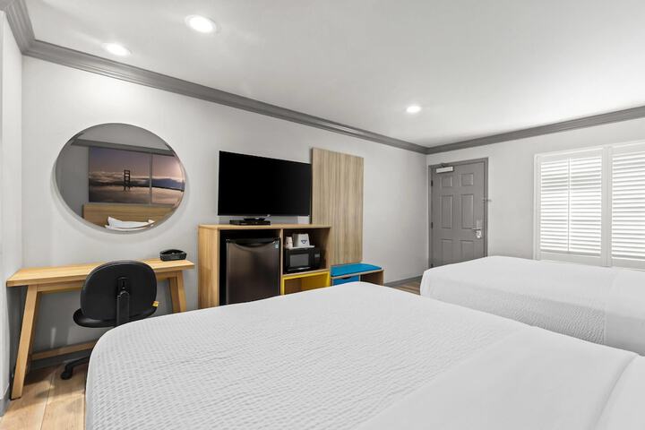 Days Inn by Wyndham San Francisco S / Oyster Point Airport