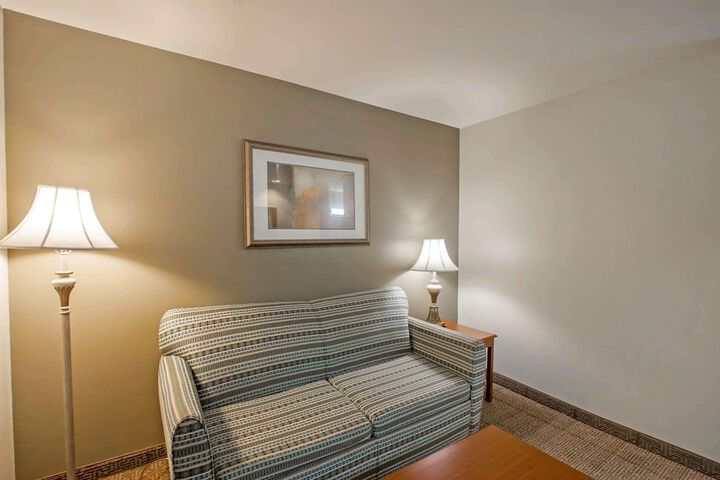 Room 10 of 30