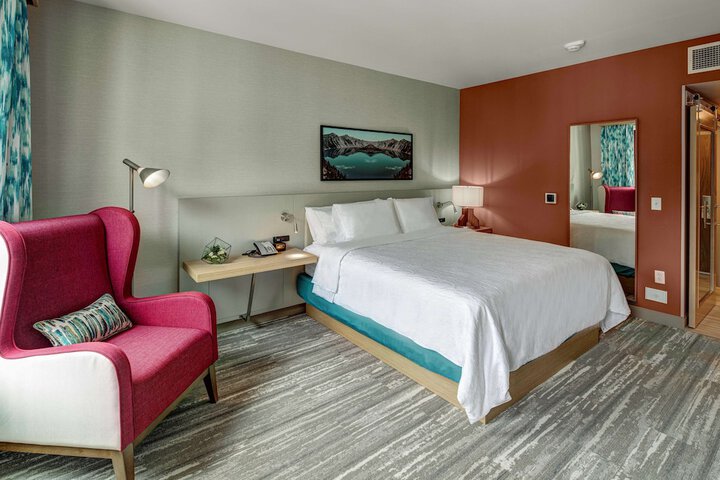 Room 25 of 48
