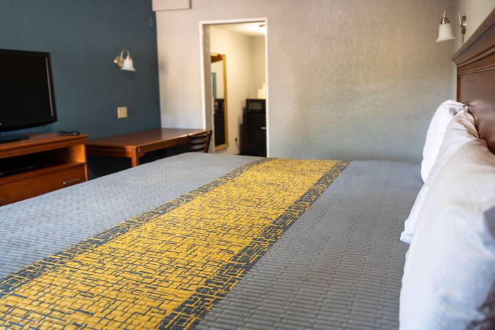 Room 10 of 17