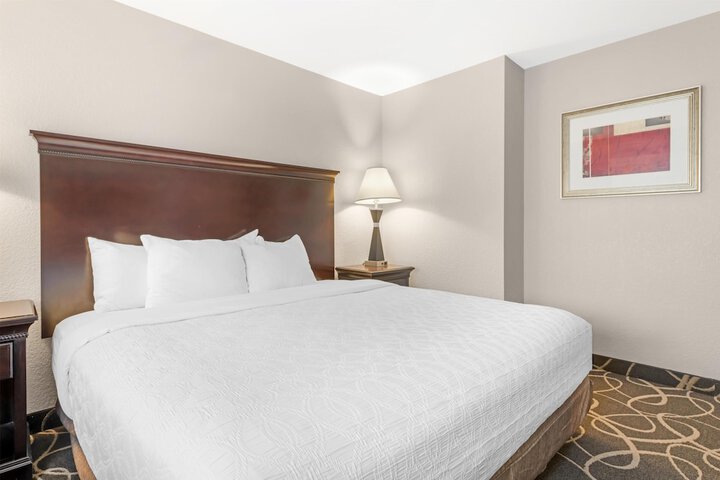 Best Western Plus Eau Claire Conference Center