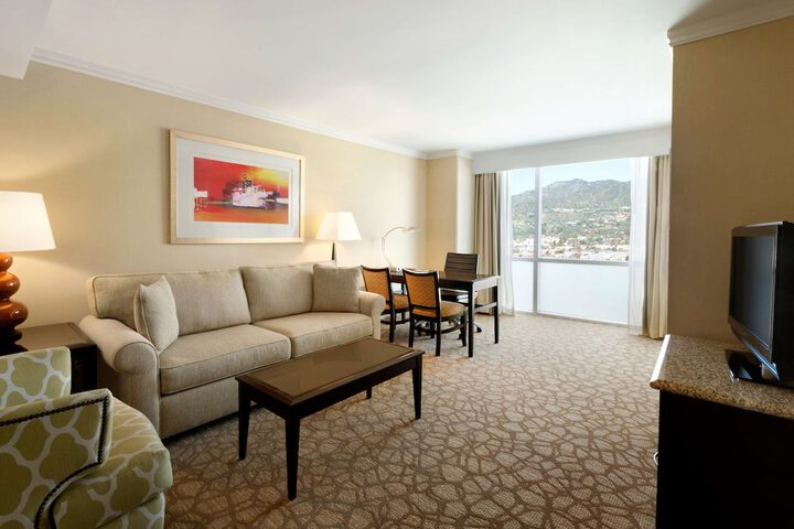 Room 17 of 38