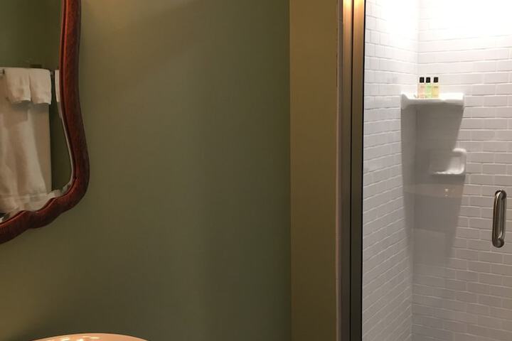Room 21 of 71