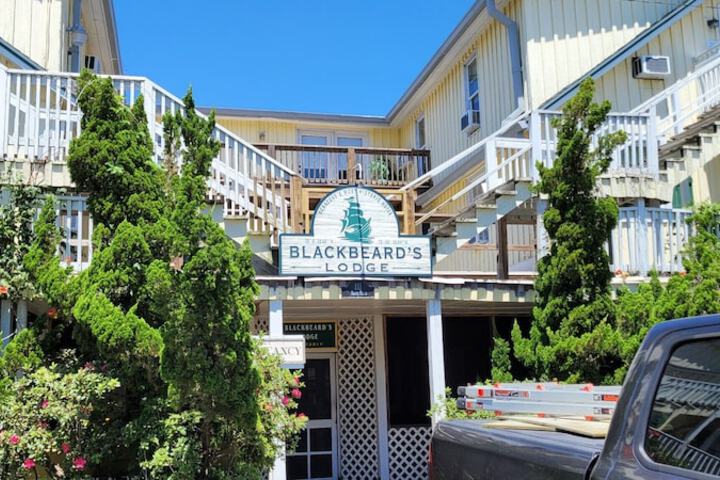 Blackbeards Lodge