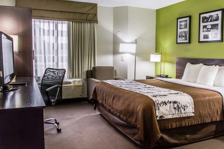 Room 25 of 34