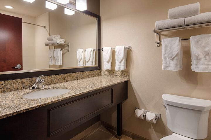 Best Western Plus Stevens County Inn