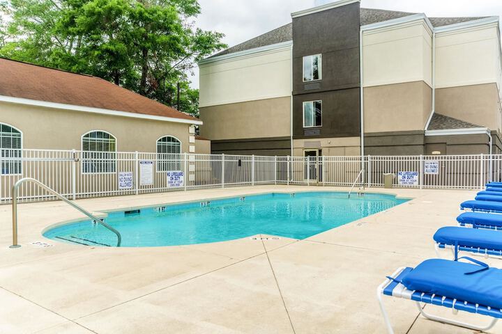 Pool 4 of 39