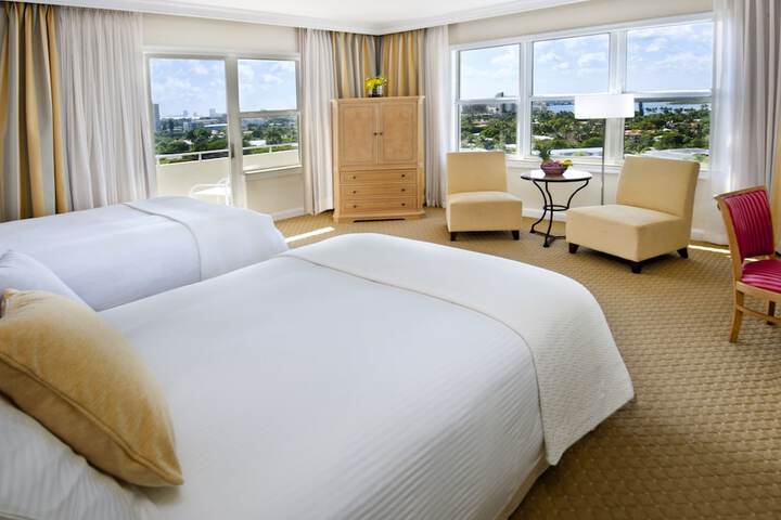 Sea View Hotel Bal Harbour, on the Ocean