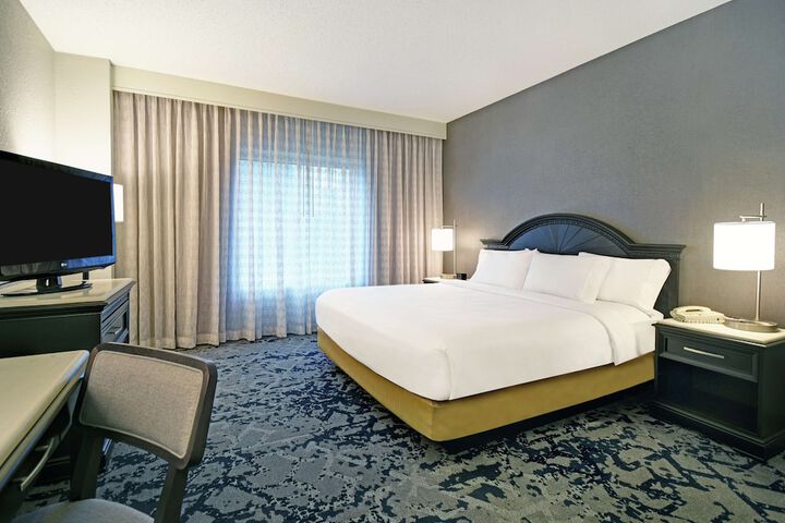 Room 27 of 60