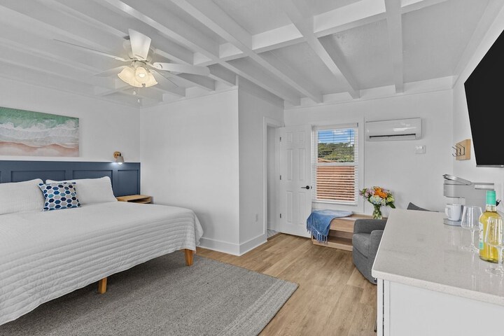 The Beach House Motel & Suites