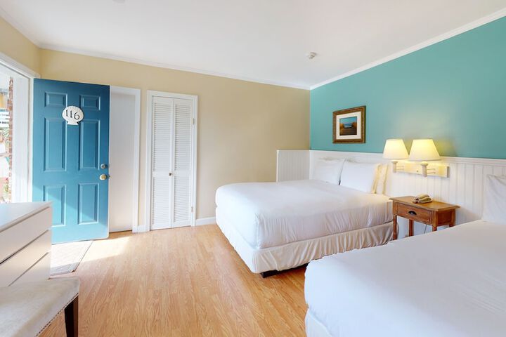 Breezeway Boutique Hotel