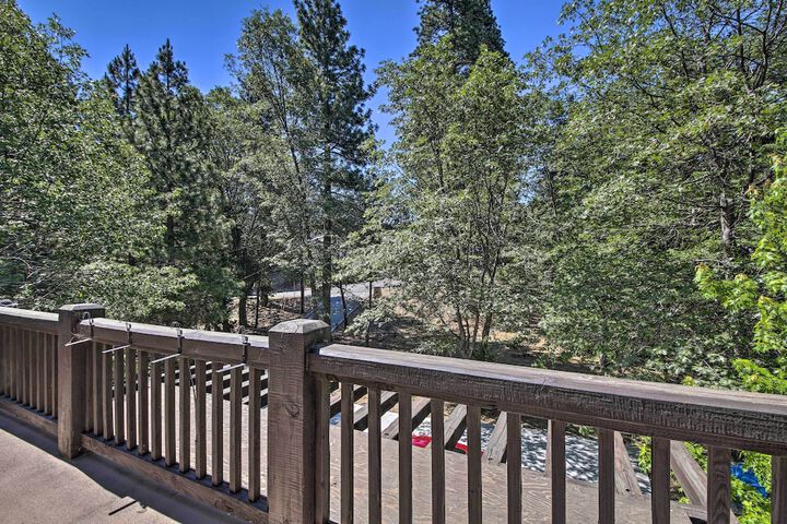 Incredible Lake Arrowhead Home w / Views & Decks!