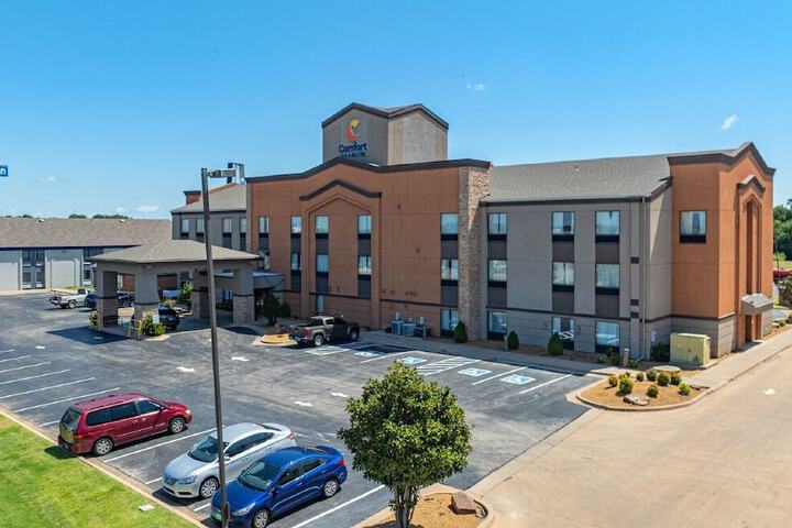 Comfort Inn & Suites Pauls Valley - City Lake