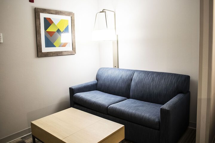 Holiday Inn Express & Suites Sedalia by IHG