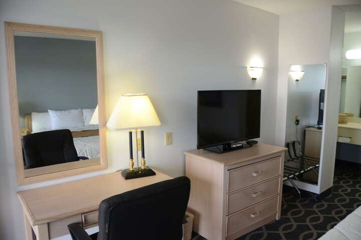 Room 9 of 42