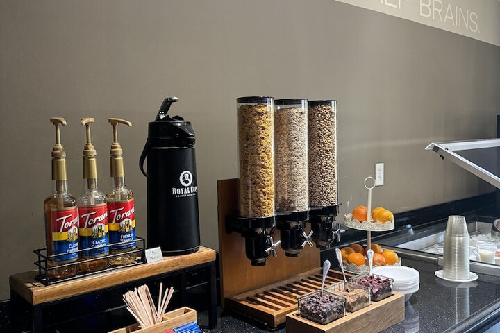 Breakfast/Coffee Service 33 of 37