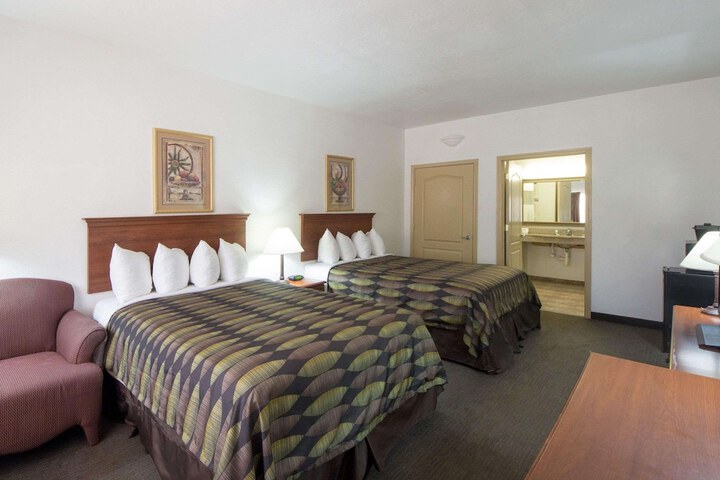 Room 13 of 46