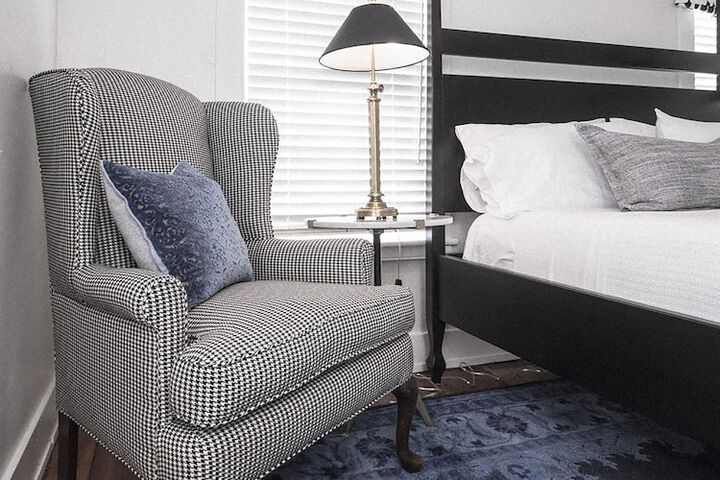 James Pharmacy Bed & Breakfast