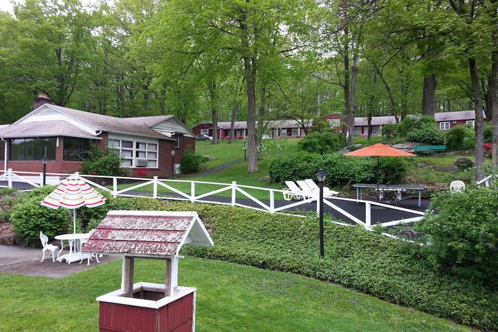 Hotel Exterior 58 of 65