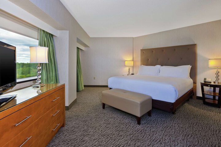 Room 9 of 32