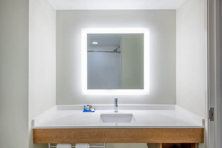 Holiday Inn Express & Suites St. George North - Zion by IHG