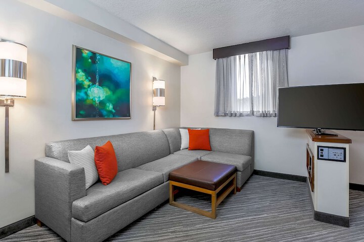 Room 21 of 36