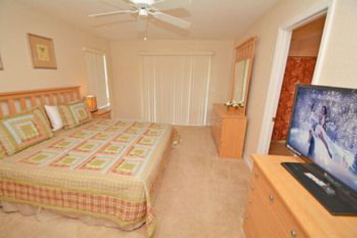 Orlando Sweet Vacation Home 4 Br Villa by RedAwning