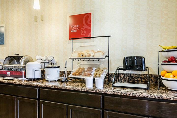 Comfort Inn & Suites Lawrence - University Area