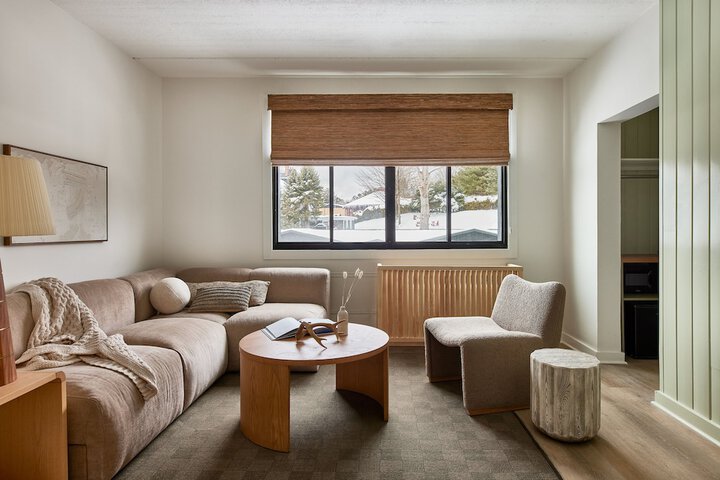 Room 25 of 65