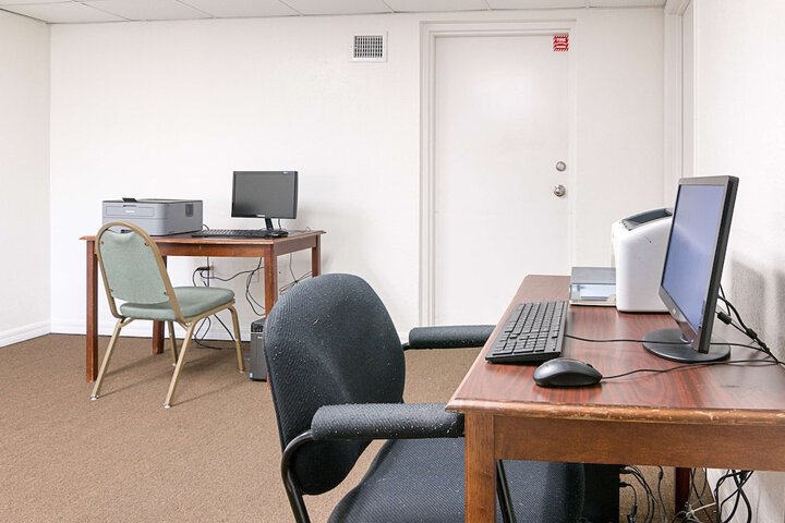 Business Center 29 of 29