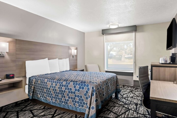 Room 12 of 41