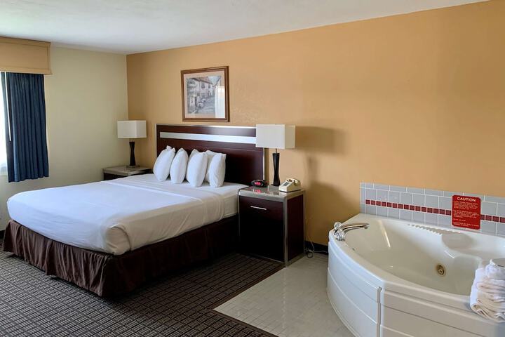 Room 14 of 24