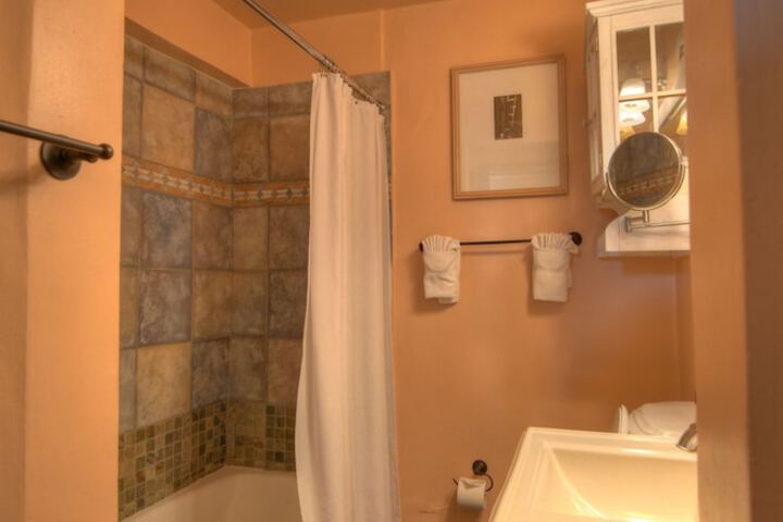 Room 47 of 75