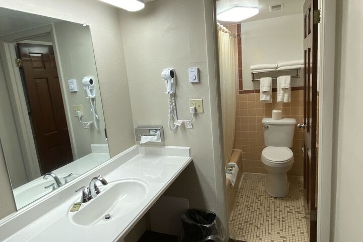 Room 34 of 53