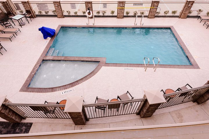 Courtyard by Marriott Lake Jackson