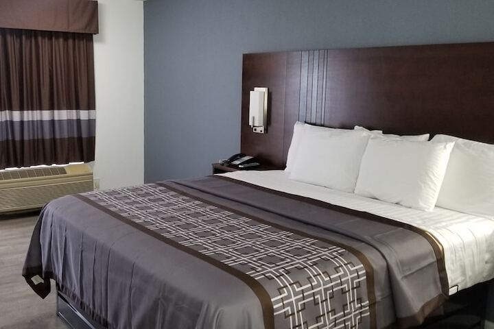 Room 13 of 29