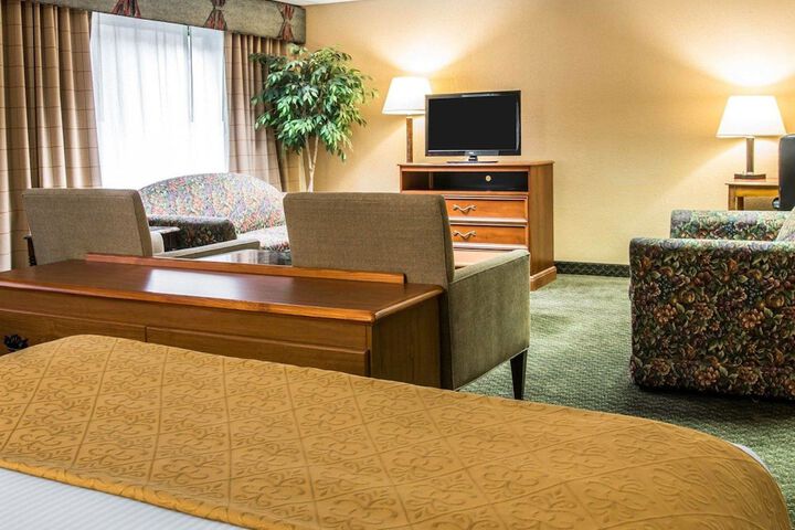 Room 7 of 32