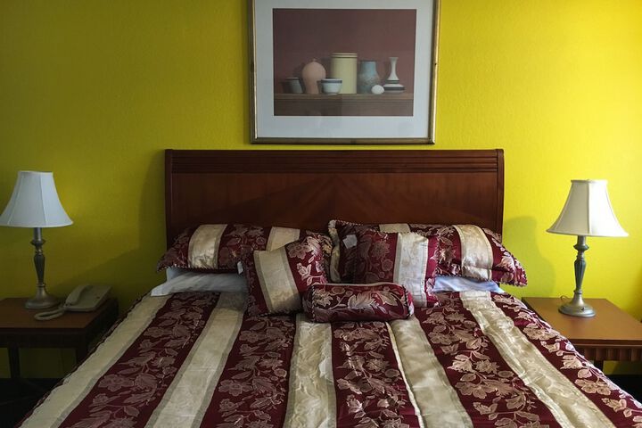 Room 33 of 41