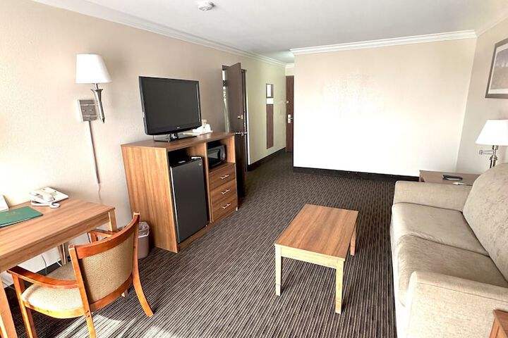 Room 80 of 163