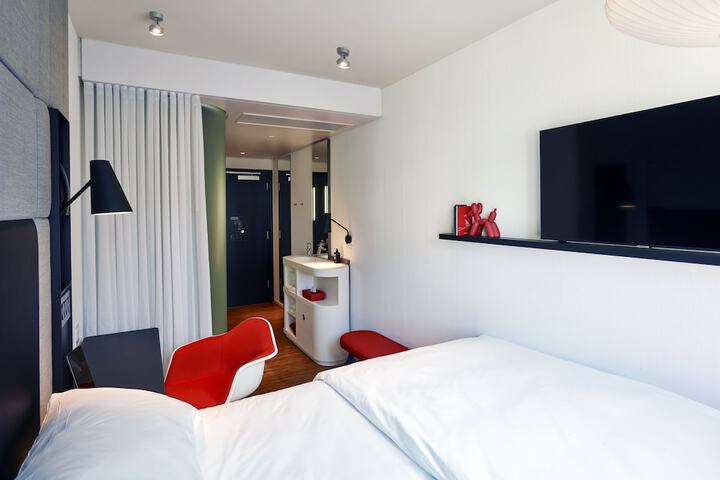 Room 29 of 43