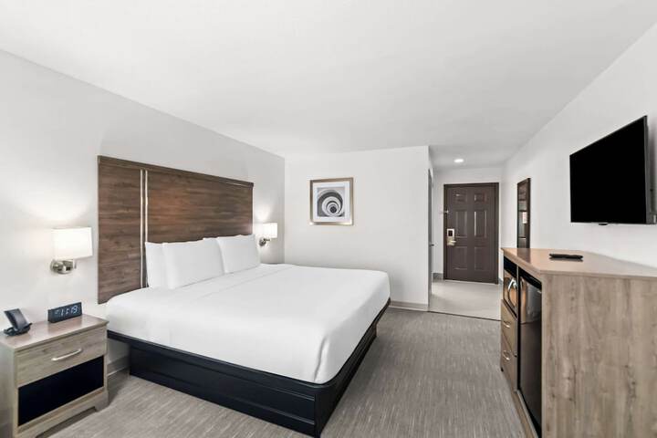 Room 17 of 37
