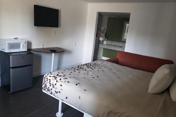 Room 15 of 34