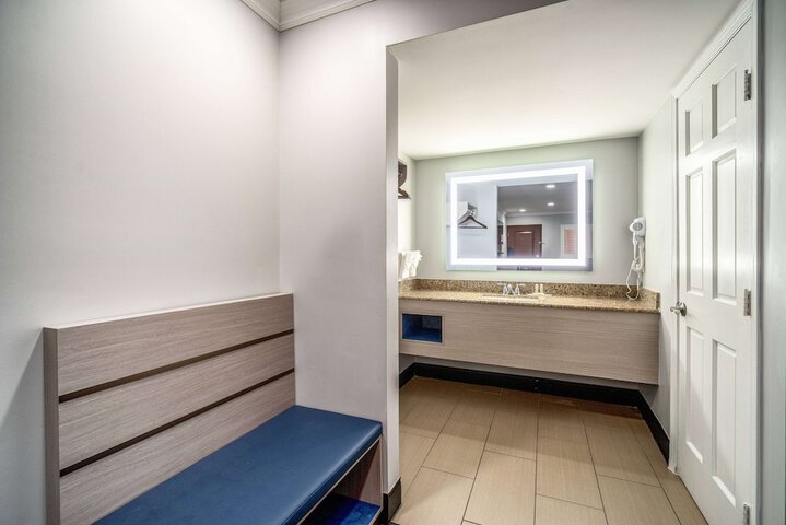 Room 11 of 45
