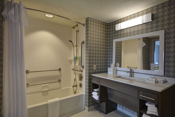 Home2 Suites by Hilton Portland Airport