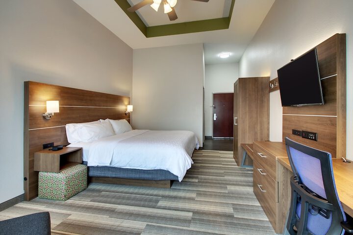 Room 25 of 46