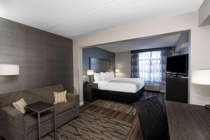 Room 10 of 52