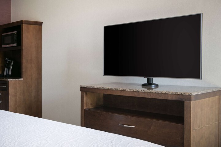 Room 35 of 53