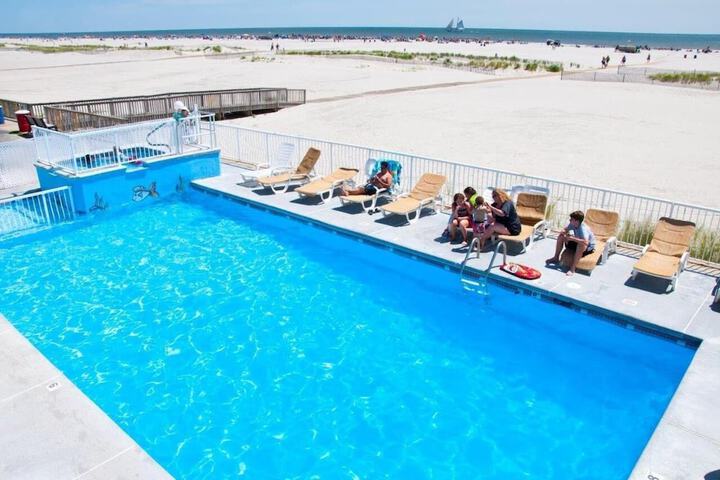 Pool 11 of 30